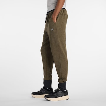 new balance Tapered Sportbroek in Groen