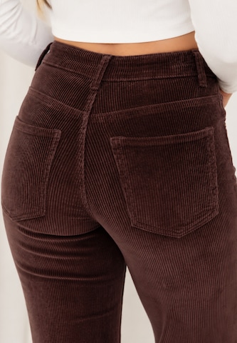 Regular Pantalon Elara en marron