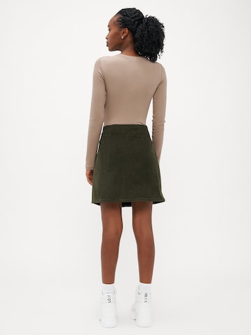Vero Moda Petite Skirt 'VMETTA' in Green