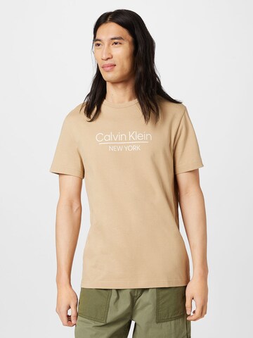 T-Shirt Calvin Klein en beige : devant