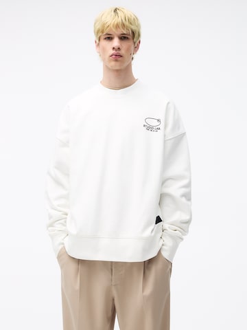 Pull&Bear Sweatshirt in Weiß