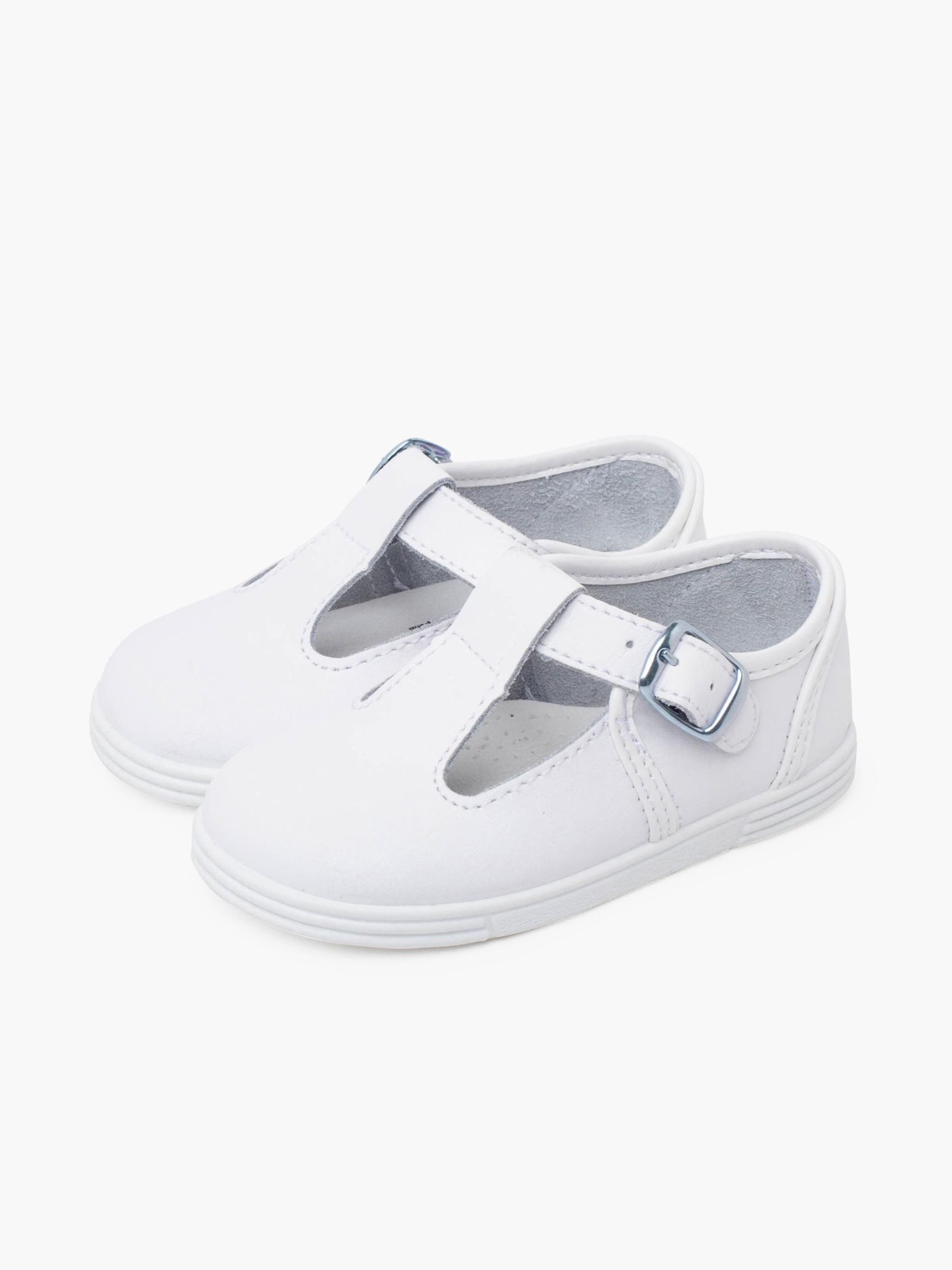 Chaussure basse Pisamonas en blanc