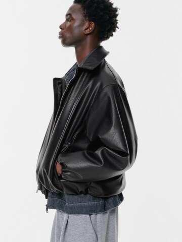 Veste mi-saison Pull&Bear en noir : devant