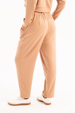 Justever Loosefit Sporthose in Orange