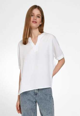 WALL London Blouse in Wit: voorkant