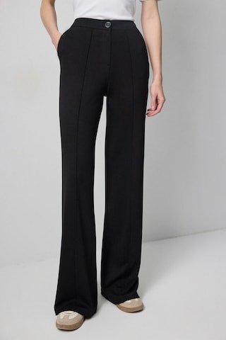 Pantalon Touche Prive en noir : devant