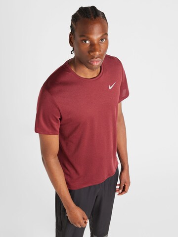 NIKE - Camiseta funcional 'Miler' en rojo: frente