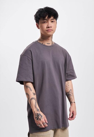 Thug Life Shirt in Grijs: voorkant