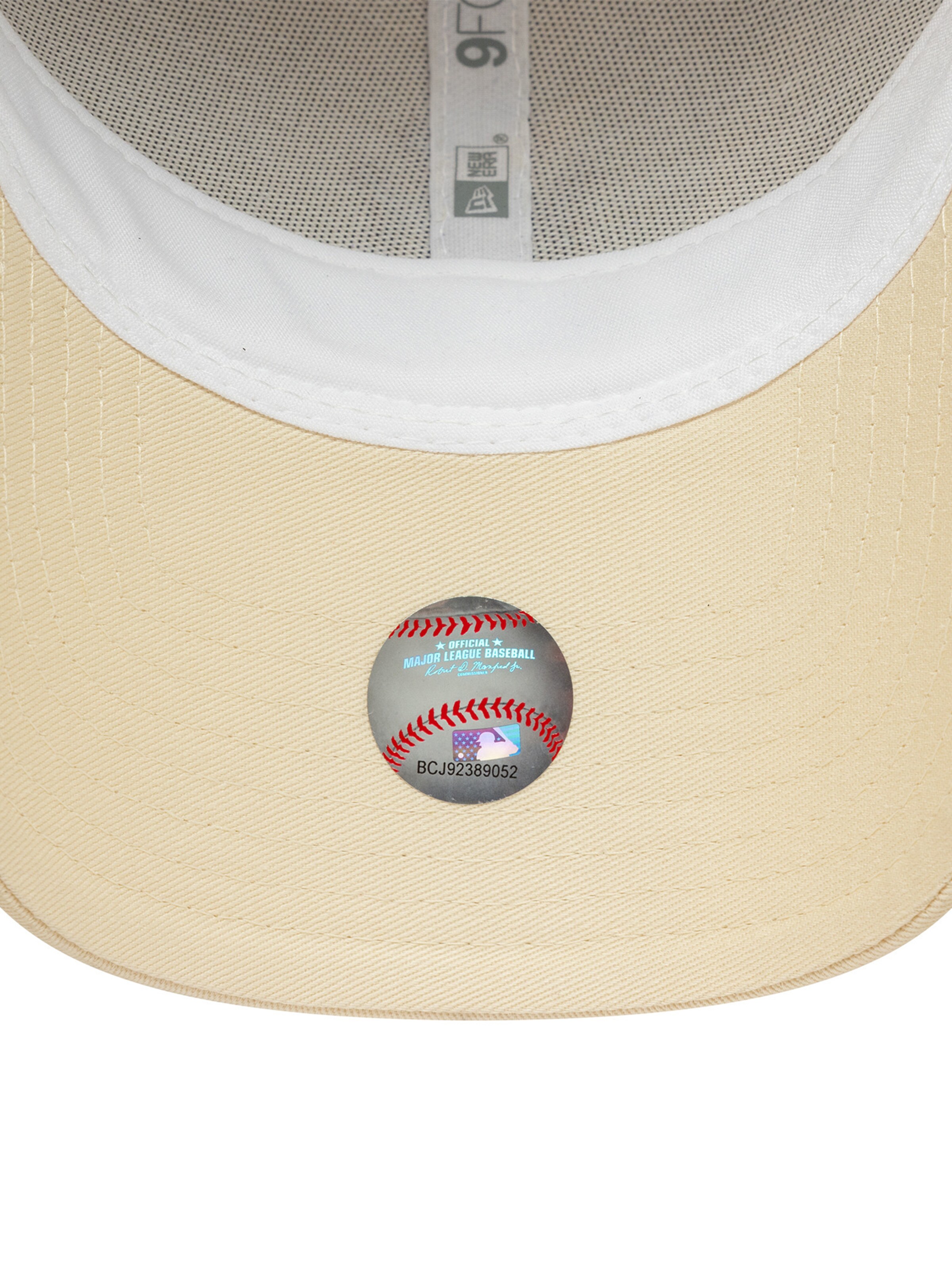 Casquette 'HOMEFIELD 9FORTY NEYYAN' NEW ERA en beige