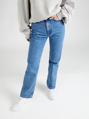 Loosefit Jeans 'Rowe Echo' de la WEEKDAY pe albastru: față