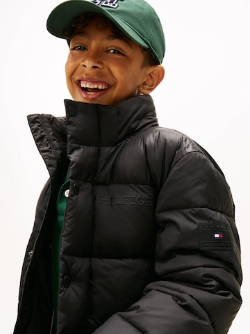 TOMMY HILFIGER Winterjacke in Schwarz