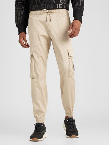 Calvin Klein Jeans - Tapered Pantalón cargo en beige: frente