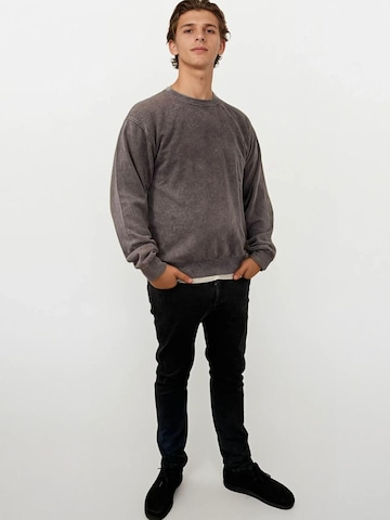 A Question Of (AQO) Sweatshirt 'Acid' i lilla