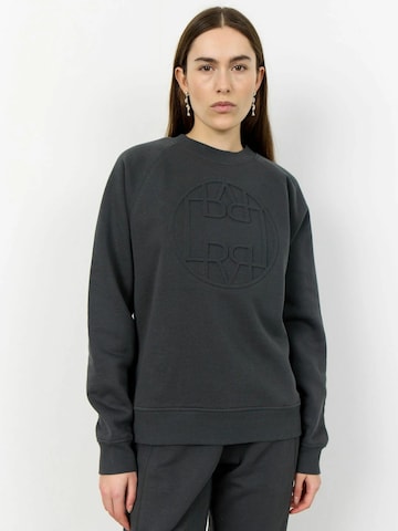 Levete Room Sweatshirt 'Nuka' in Zwart: voorkant