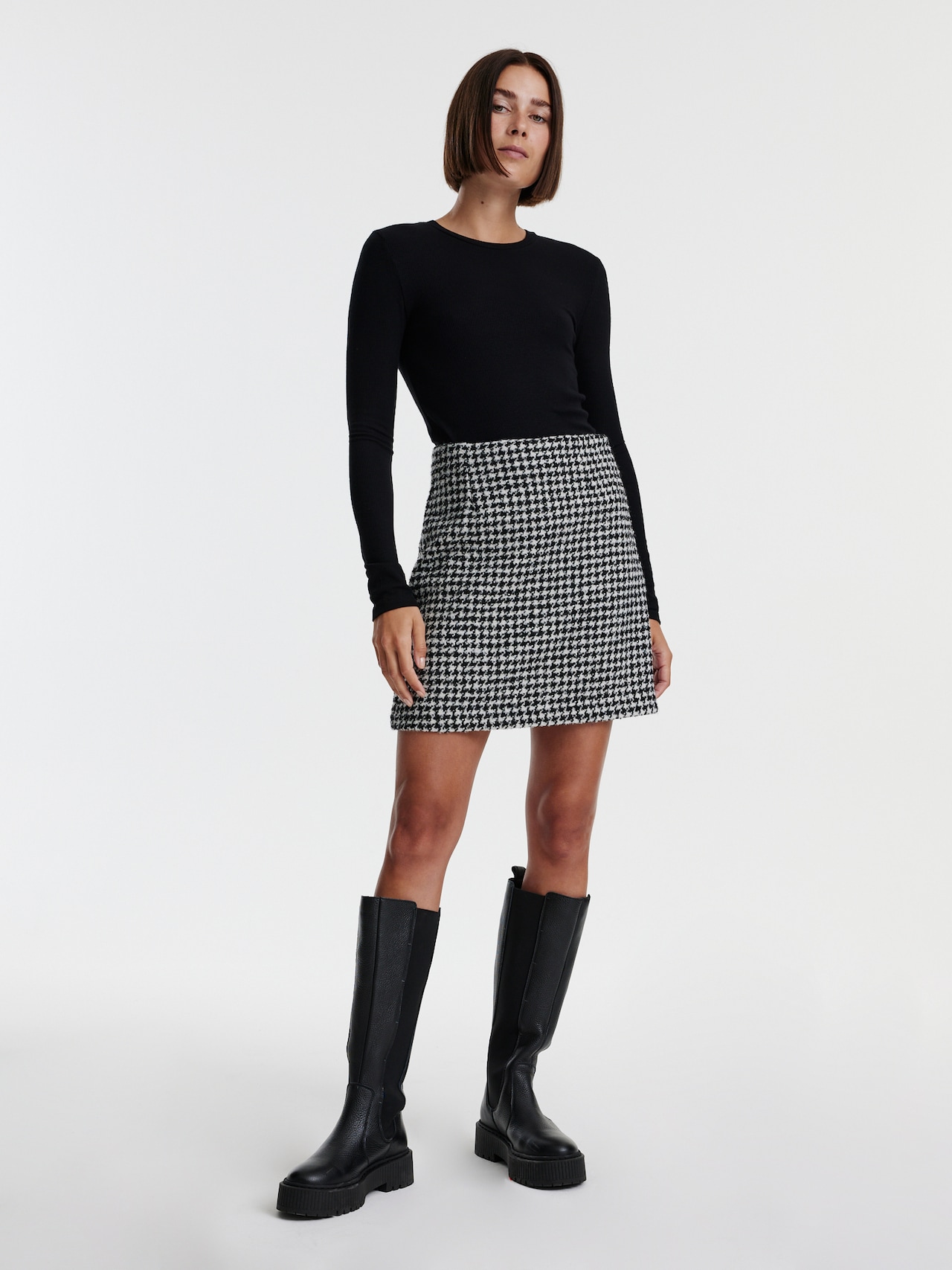 EDITED Produits T-shirt 'Inoa' noir