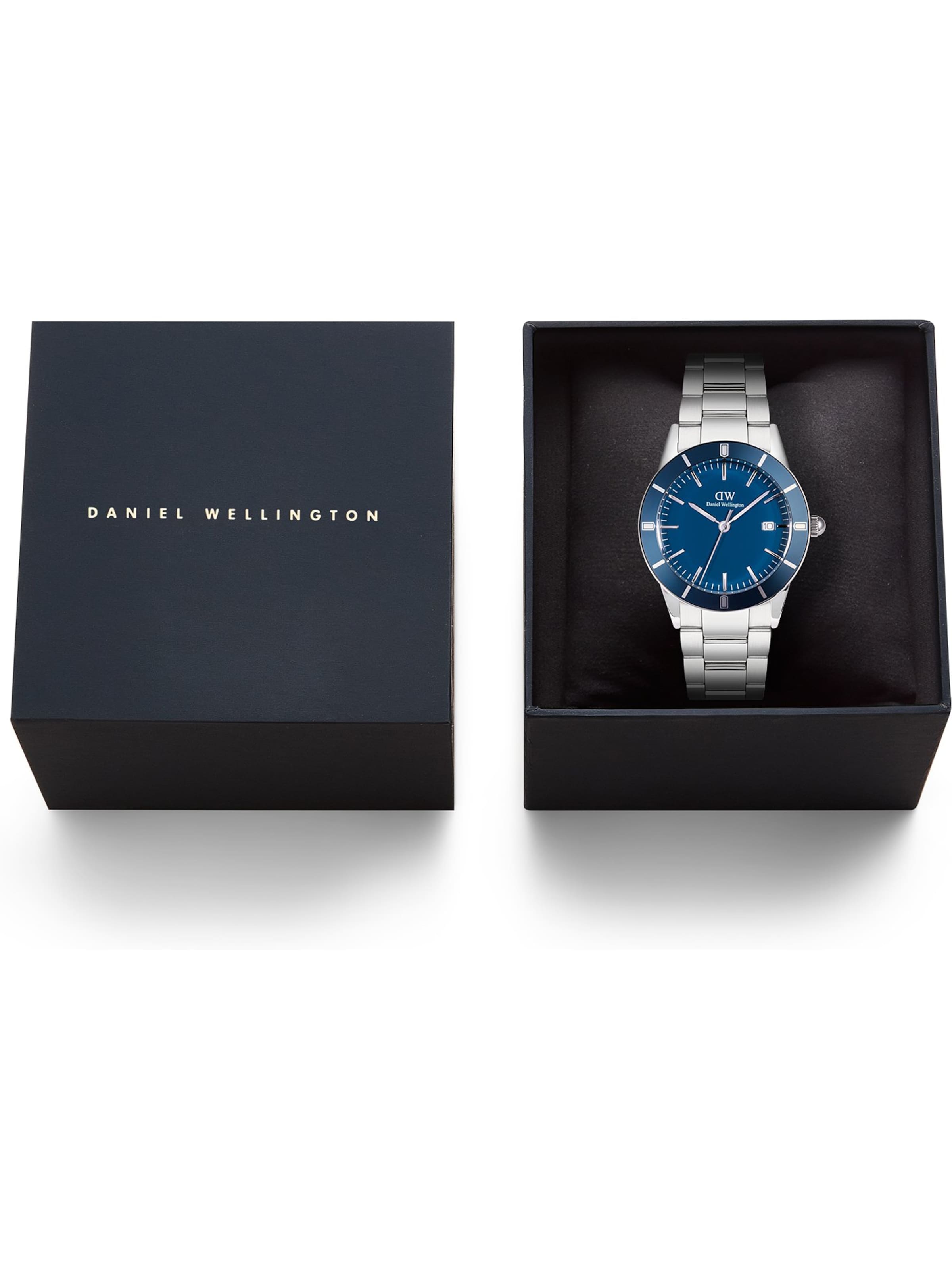 Daniel Wellington Analog watch in Silver