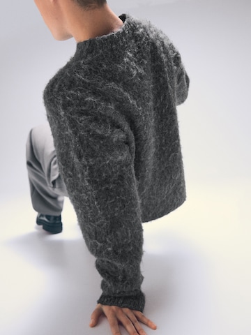 Pull-over Bershka en gris