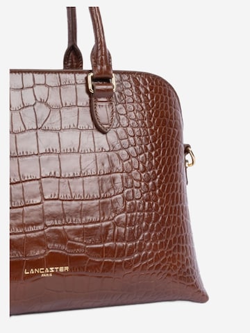 LANCASTER Paris Schoudertas 'Lancaster Sac demi lune Zippé L Exo 524-114 Châtaigne' in Bruin