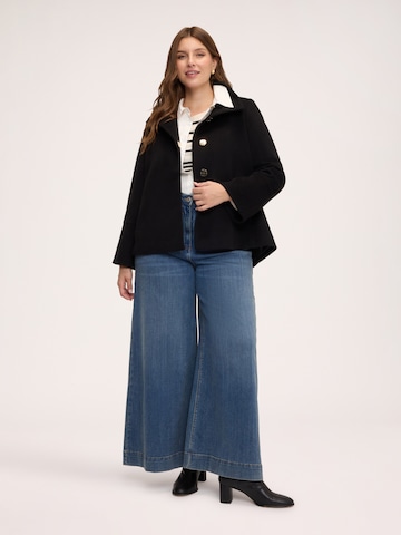 Cappotto di mezza stagione di Fiorella Rubino in nero