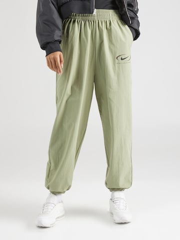 Nike Sportswear Дънки Tapered Leg Панталон в зелено: отпред