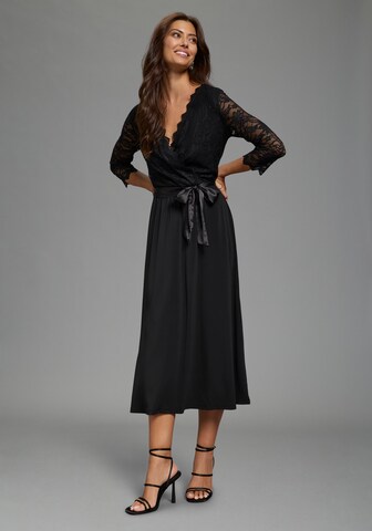 LAURA SCOTT Evening Dress in Black: front