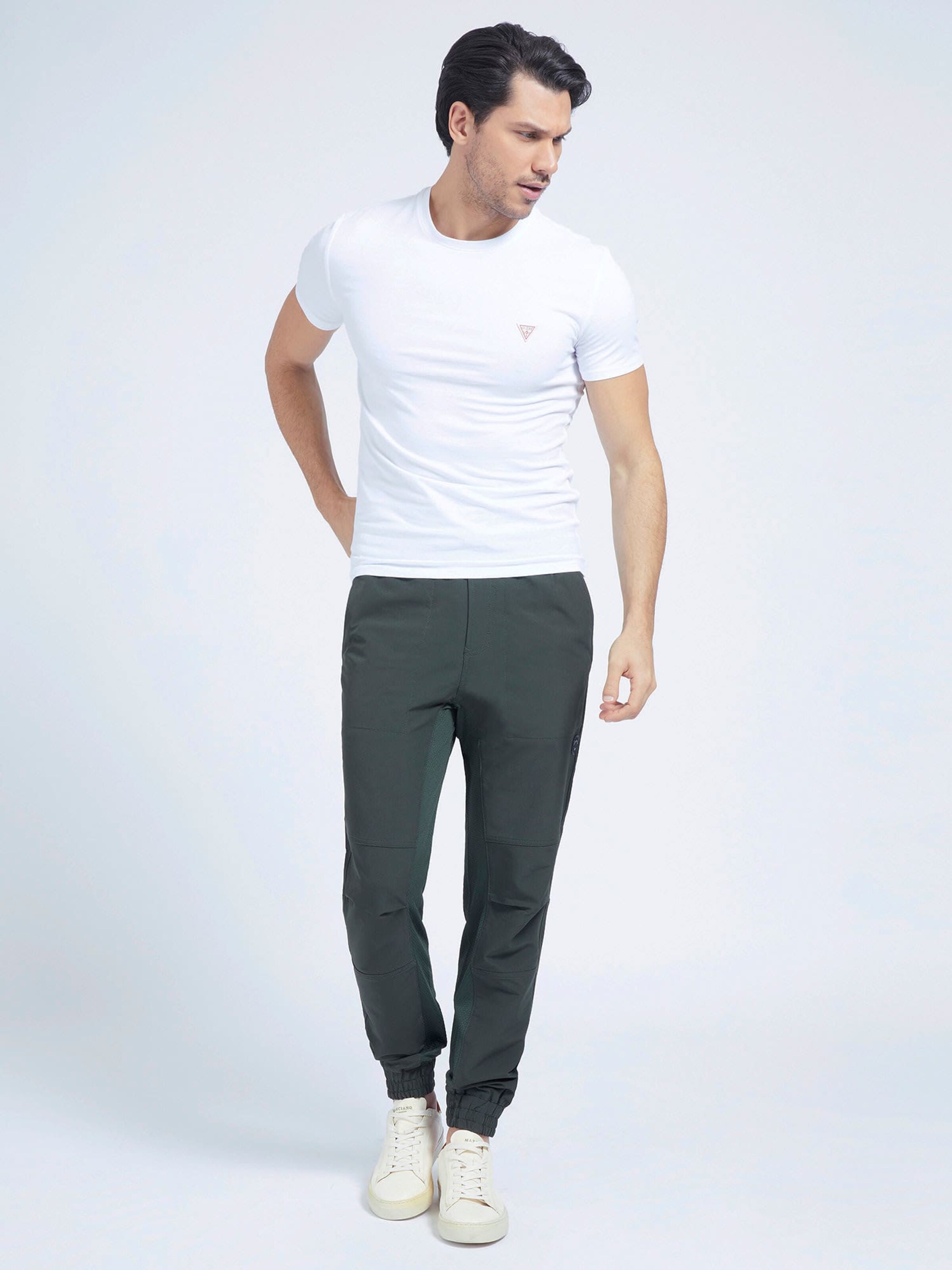 Männer Shirts GUESS T-Shirt in Weiß - JR06250 Männer Shirts GUESS T-Shirt in Weiß - JR06250