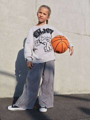 Next - Conjuntos em cinzento