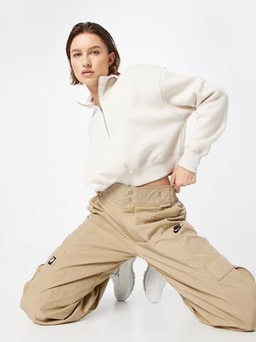 Nike Sportswear Sweatshirt in Beige: front