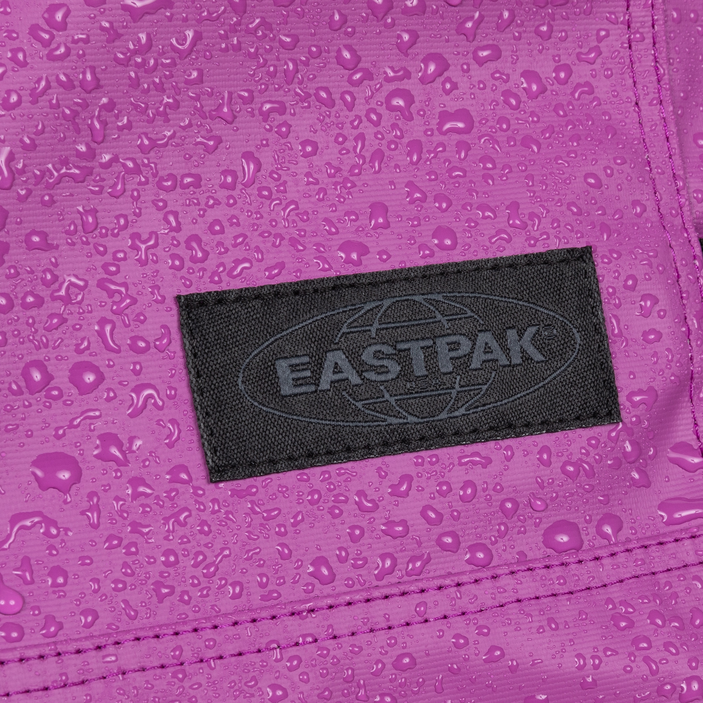 EASTPAK Weekender 'Duffel' in Purple