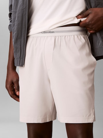 Regular Pantalon de sport Calvin Klein Sport en gris : devant