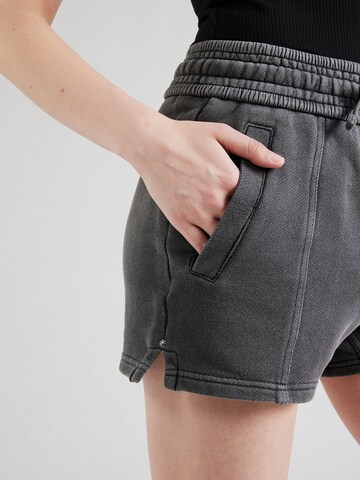 G-STAR Regular Trousers in Black