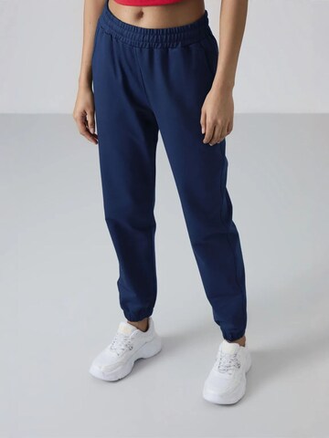 Tommy Life Tapered Broek in Blauw