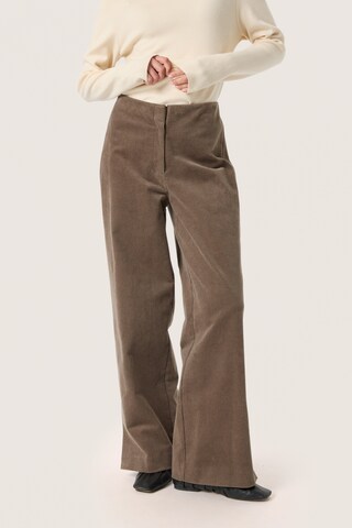 Wide Leg Pantalon 'Helle' SOAKED IN LUXURY en marron : devant