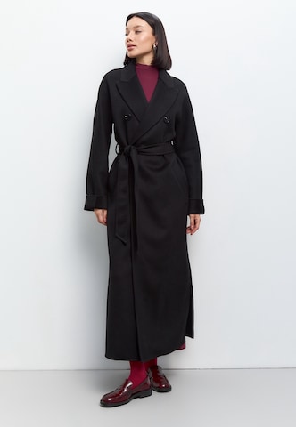 CESARE GASPARI Between-seasons coat in Black: front
