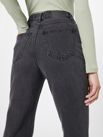 VERO MODA Regular Jeans 'Ellie' in Zwart