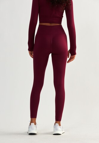 BeShaped Skinny Tight 'Femme Force' in Rot