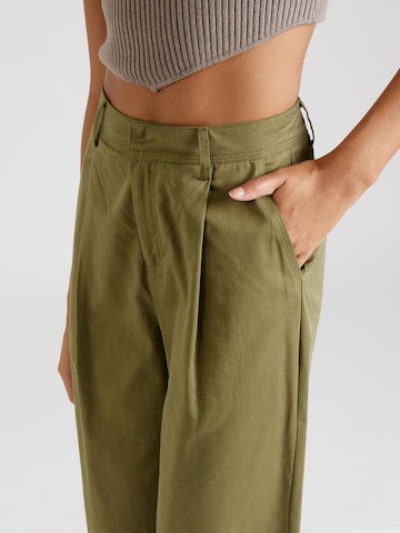 Dorothy Perkins Zvonové kalhoty Kalhoty se sklady v pase – zelená