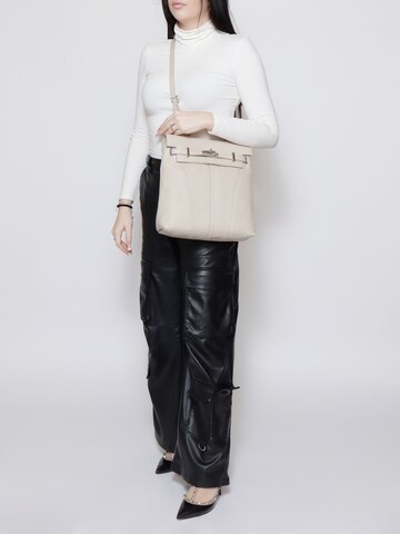 Roberta Rossi Handbag in Beige: front