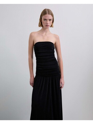 Scalpers Dress in Black