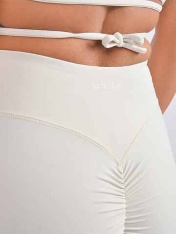 Kadoo Slim fit Trousers 'Wave (recycelt)' in White
