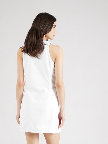 Robe Calvin Klein Jeans en blanc