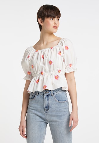 MYMO - Blusa em branco: frente