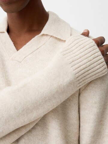 Bershka Sweater in Beige