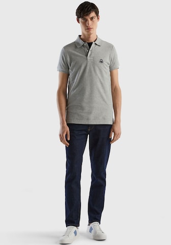 UNITED COLORS OF BENETTON Poloshirt in Grau