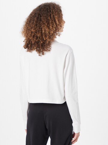 Nike Sportswear Shirt in Weiß