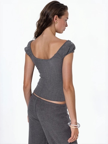 Haut Busem en gris