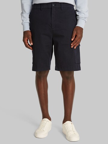 Calvin Klein Regular Cargo trousers in Black: front