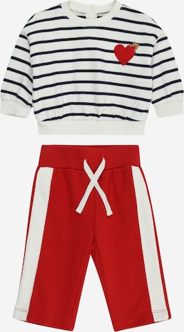 GAP - Conjunto en rojo: frente