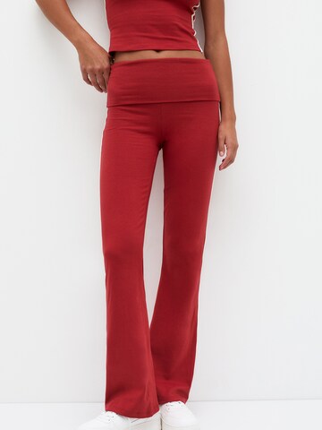 Pull&Bear Flared Broek in Rood: voorkant