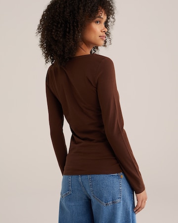 Tricou de la WE Fashion pe maro